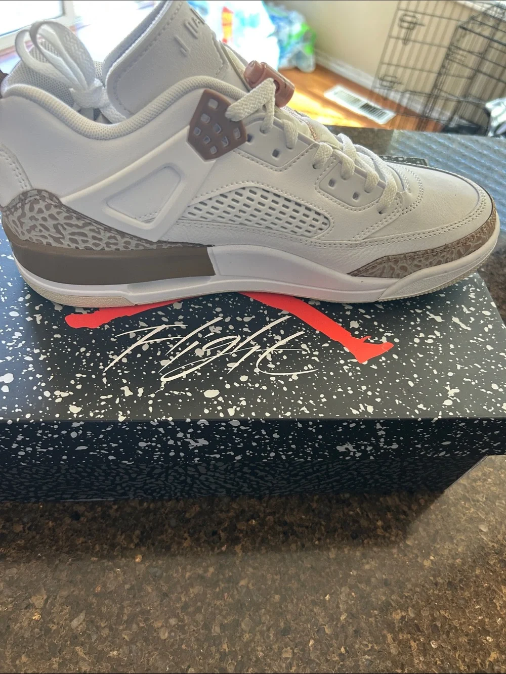 Men’s Jordan Spizike low White and Brown Retro Basketball Sneakers